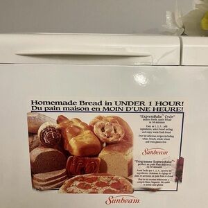 Sunbeam White Bread Maker with ExpressBake Feature